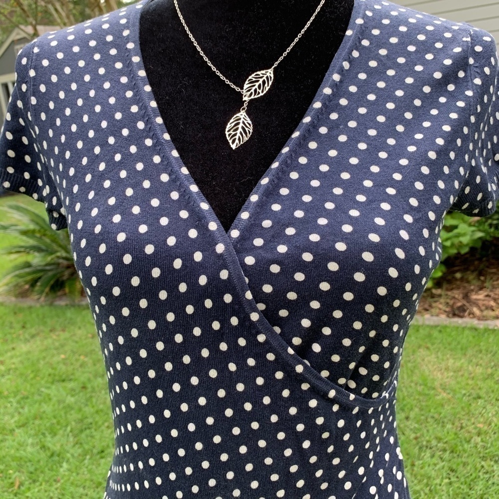 ANN TAYLOR LOFT navy blue polka dot surplice short sleeve v neck knit top - Picture 4 of 7